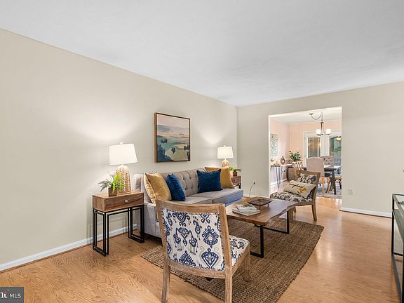 3rd image of 11 Ambiance Ct