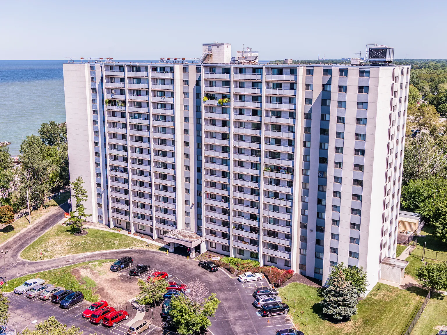 Euclid Beach Apartments — Photo 1