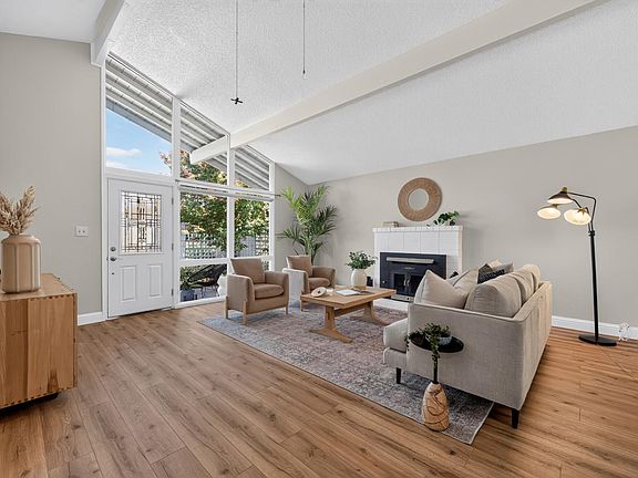 3rd image of 1607 Sierra Gardens Dr
