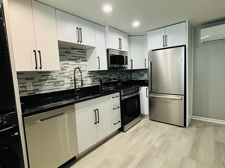 424B N Main St — Photo 5