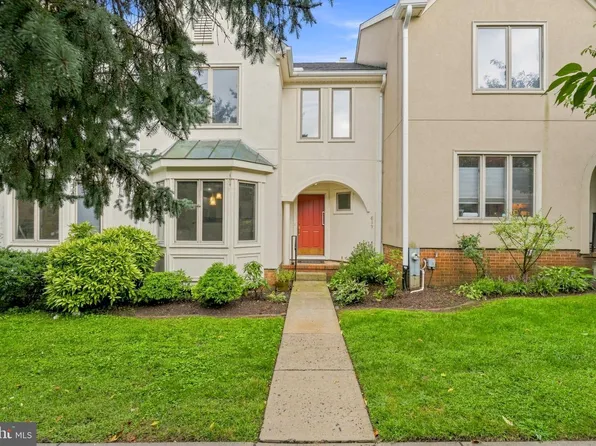 617 Stoney Spring Dr, Baltimore, MD 21210