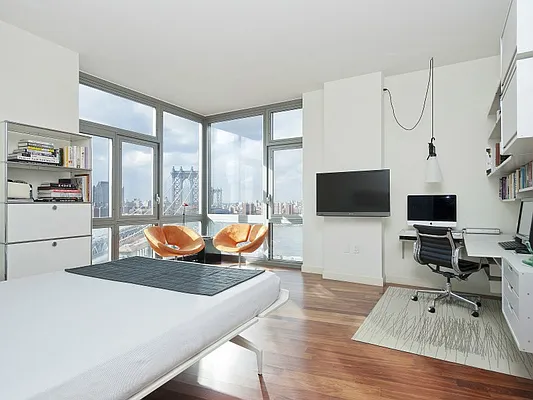 Sold by Sotheby's International Realty | media 5