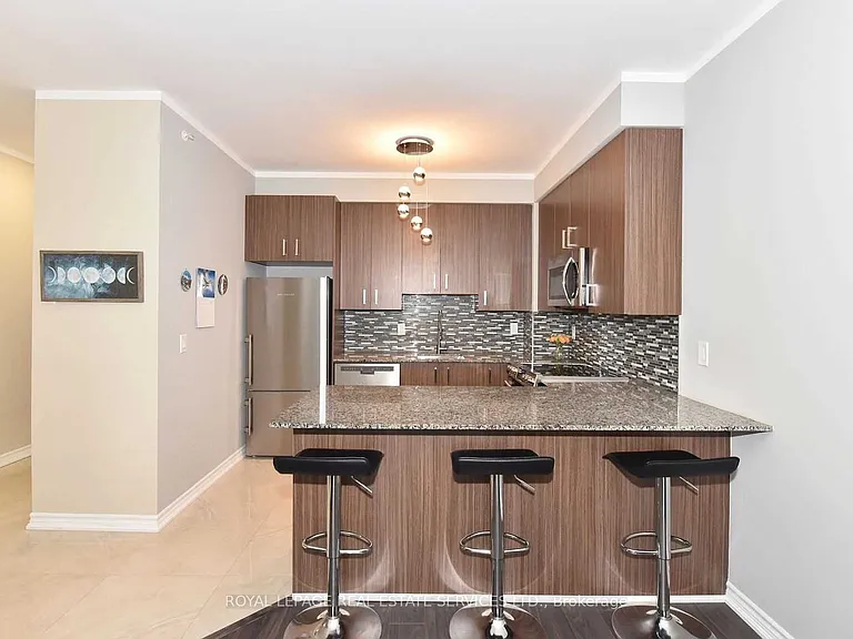 11611 Yonge St #306 — Photo 16