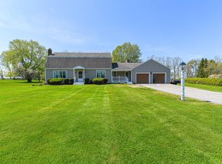 11 Raeder Dr, Stratham, NH 03885