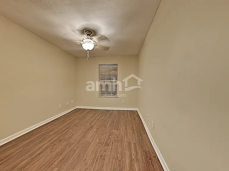 2000 Farmstead Ln — Photo 11