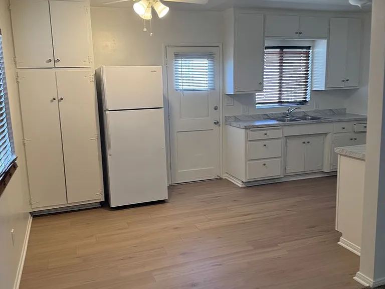 10535 Anderson St — Photo 18