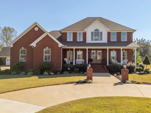280 Nellie Ln, Savannah, TN 38372