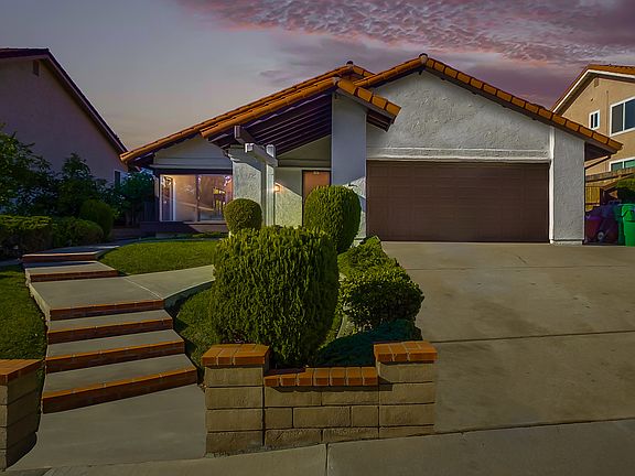 3rd image of 9328 Sawtooth Way