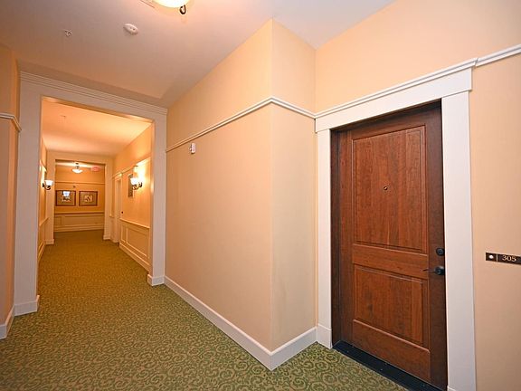 4th image of 3900 West St Unit 305