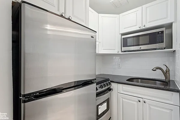 Rented by Brown Harris Stevens | media 9