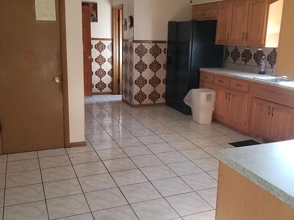 4th image of 10615 W Grand Ave