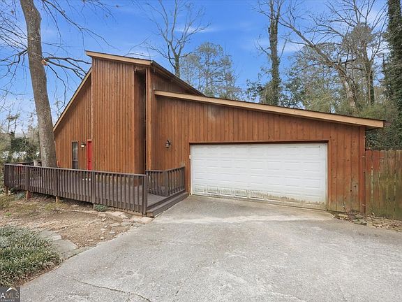 2nd image of 658 Tucker Rd