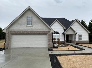 3125 Oak Grove Rd, Loganville, GA 30052