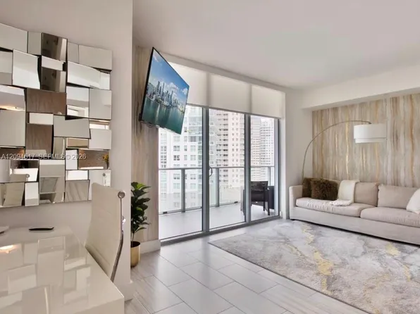 1300 Brickell Bay Dr, Miami, FL