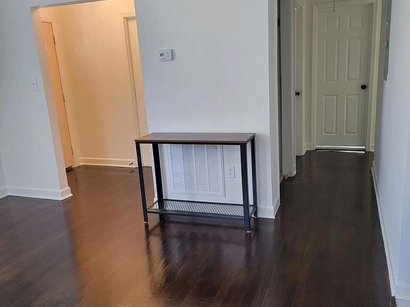 4th image of 1351 Farmer St