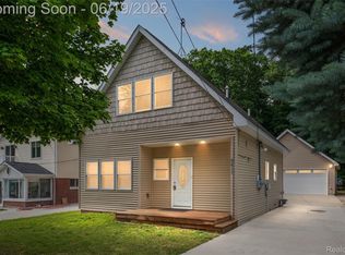 8411 Carols Dr, Brighton, MI