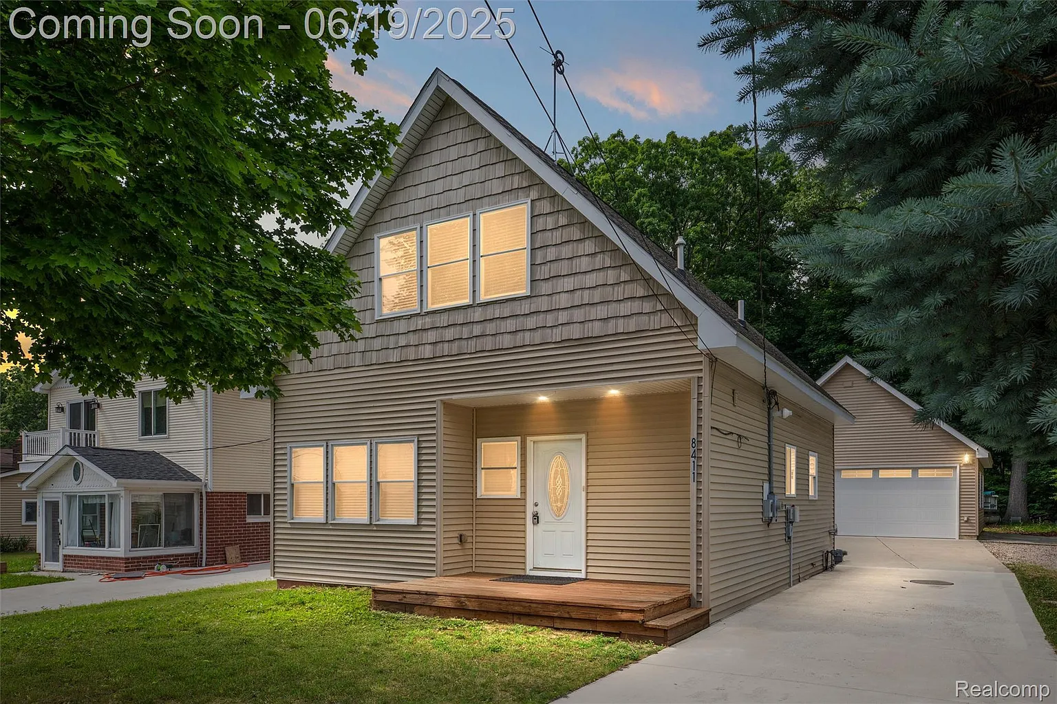 8411 Carols Dr photo 1