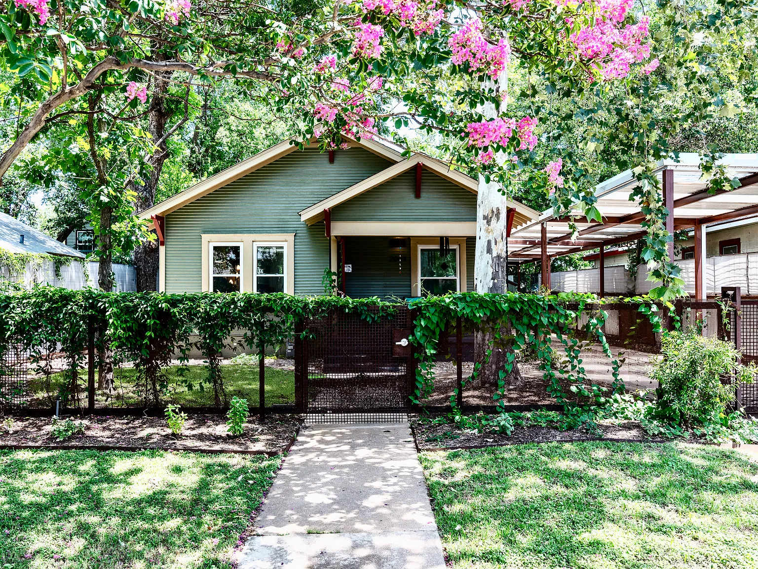 2 bed, 928 sqft, $3,200 — Photo 1