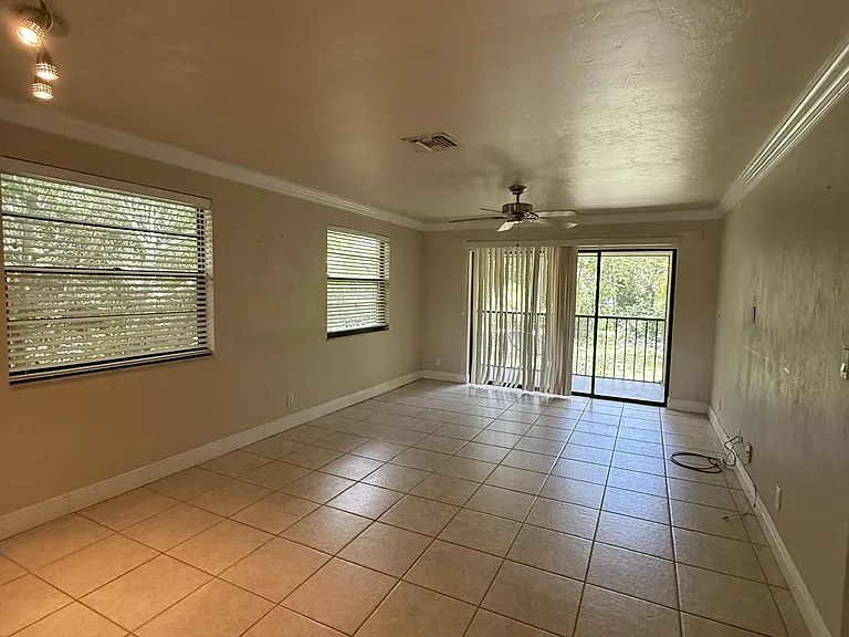 3806 Guilford Rd — Photo 5