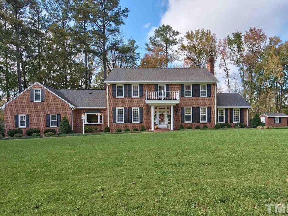 1st image of 3316 Stoneybrook Dr