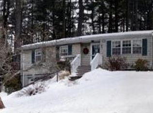 10 Thistle Ln, Amherst, MA 01002