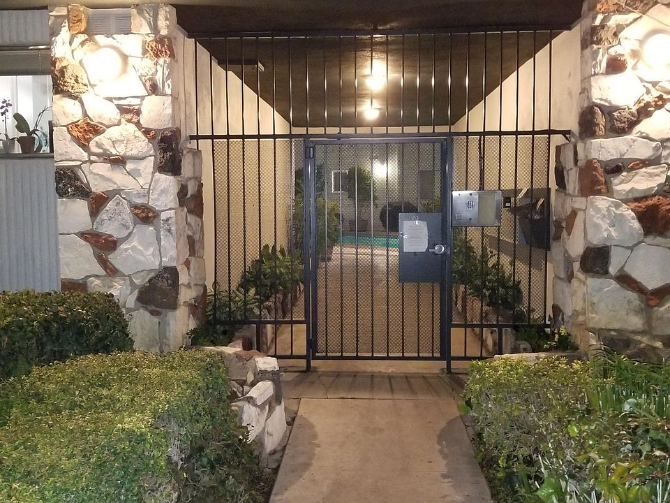 1st image of 6207 Fulton Ave #22