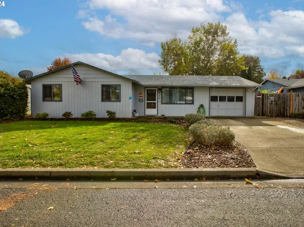 329 Char St, Roseburg, OR 97471
