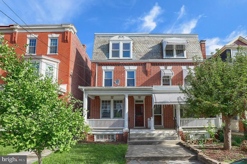 233 E Ross St photo 1