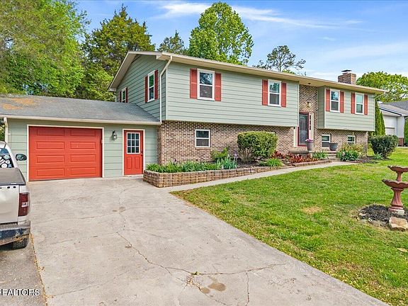 4th image of 1305 Ridgeway Cir