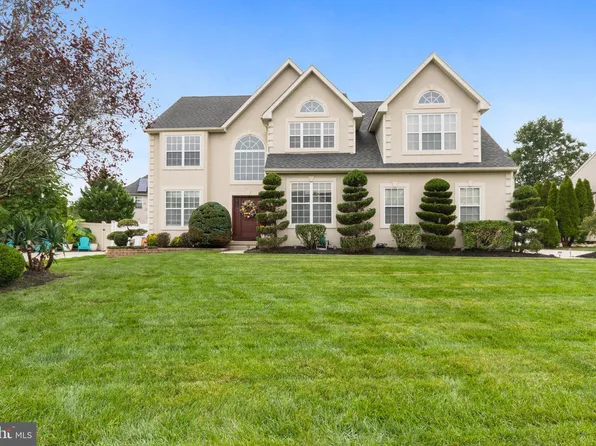 809 Renaissance Dr, Williamstown, NJ 08094