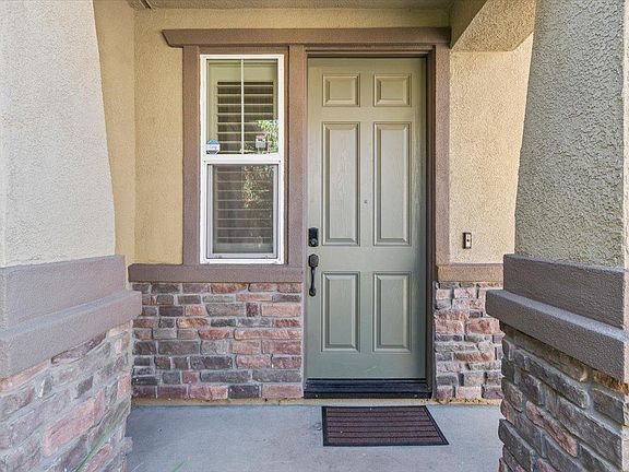 4th image of 14 Cliff Breeze Pl
