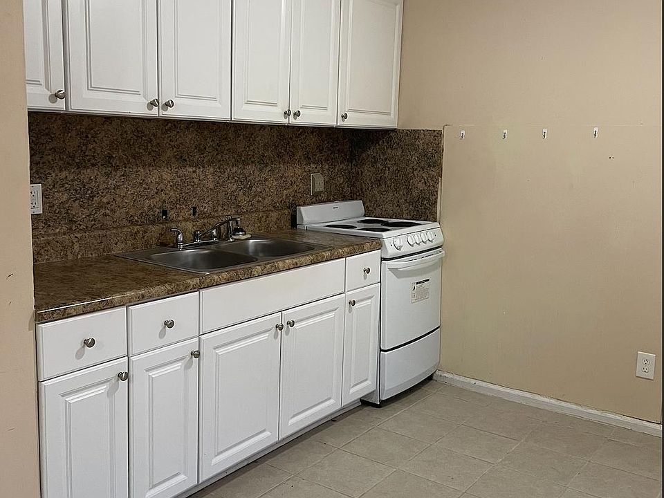 Kitchen - has been painted grey