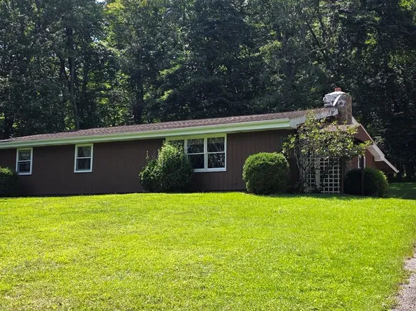8952 Walnut Ln, Huntingdon, PA 16652