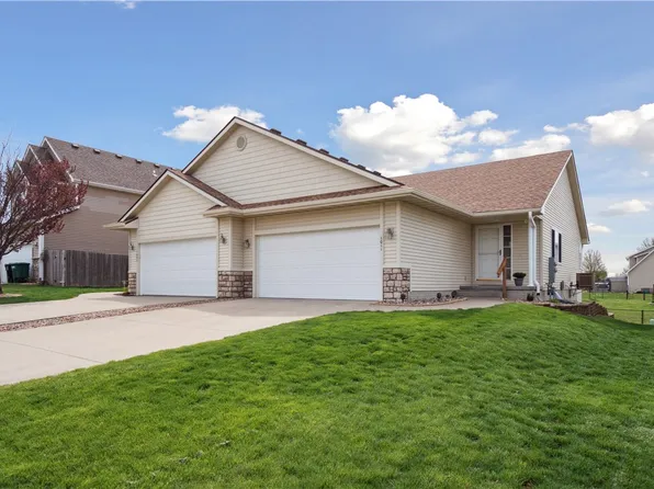 1011 SW Springfield Dr, Ankeny, IA 50023