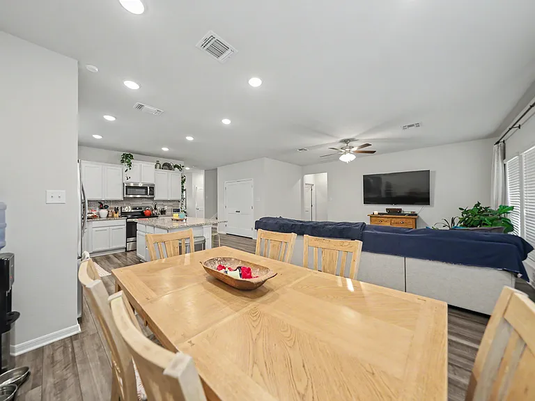 612 Pipe Creek Dr — Photo 7