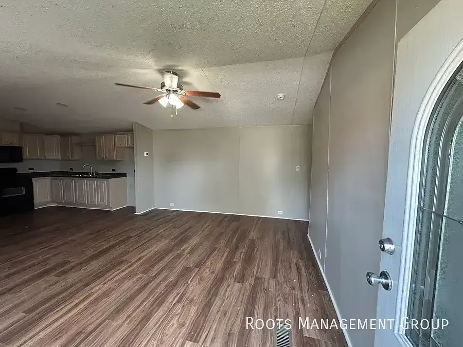 3 Bed 2 Bath Home Available for Lease at Riviera Courts - Apply Now! — Photo 2