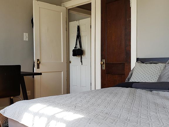 2nd image of 632 S Austin Blvd APT 1P