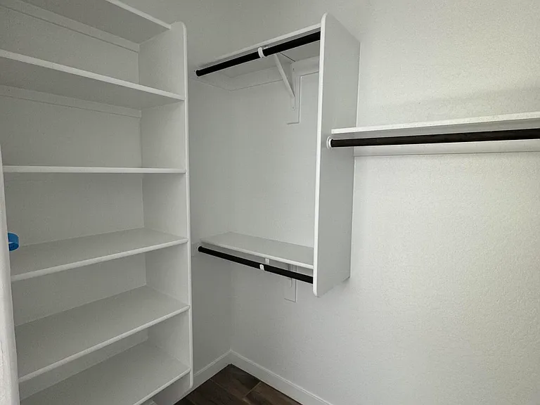 3173 W Peak View Rd — Photo 22