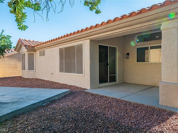 4th image of 2833 Byron Dr