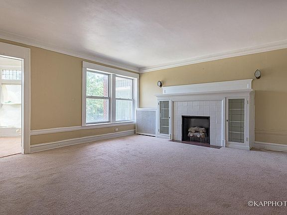 3rd image of 4532 S King Dr APT 2S