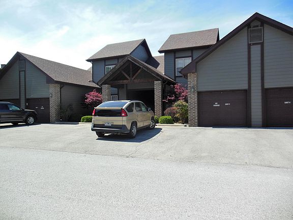 2nd image of 1221 Golf Dr