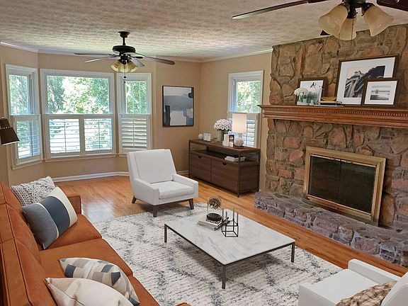 Additional Living Room
