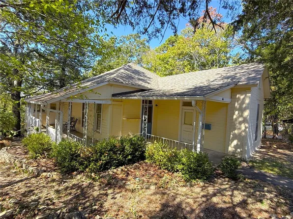 44 Ridgeway Ave, Eureka Springs, AR 72632