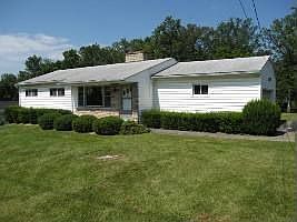 1st image of 121 Woodland Dr