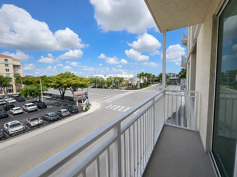 7270 SW 88th St #B202 — Photo 1