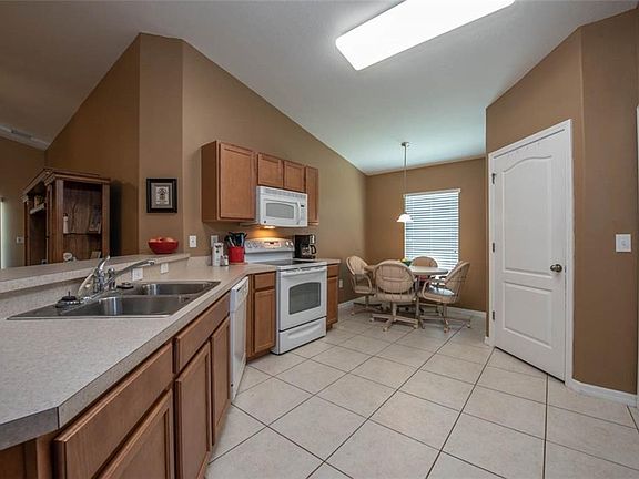 4th image of 2235 Colville Chase Dr