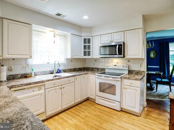406 Hickory Cir, La Plata, MD 20646