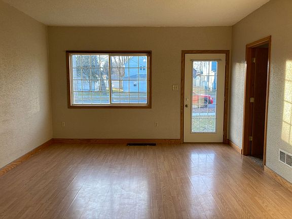 2nd image of 226 5th Ave NW