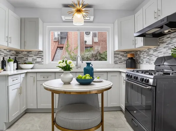 2738 Miles Avenue image 4 of 28