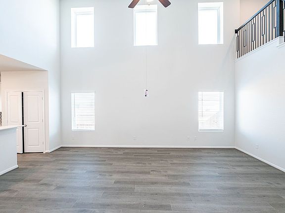 3rd image of 121 Greenthread Dr